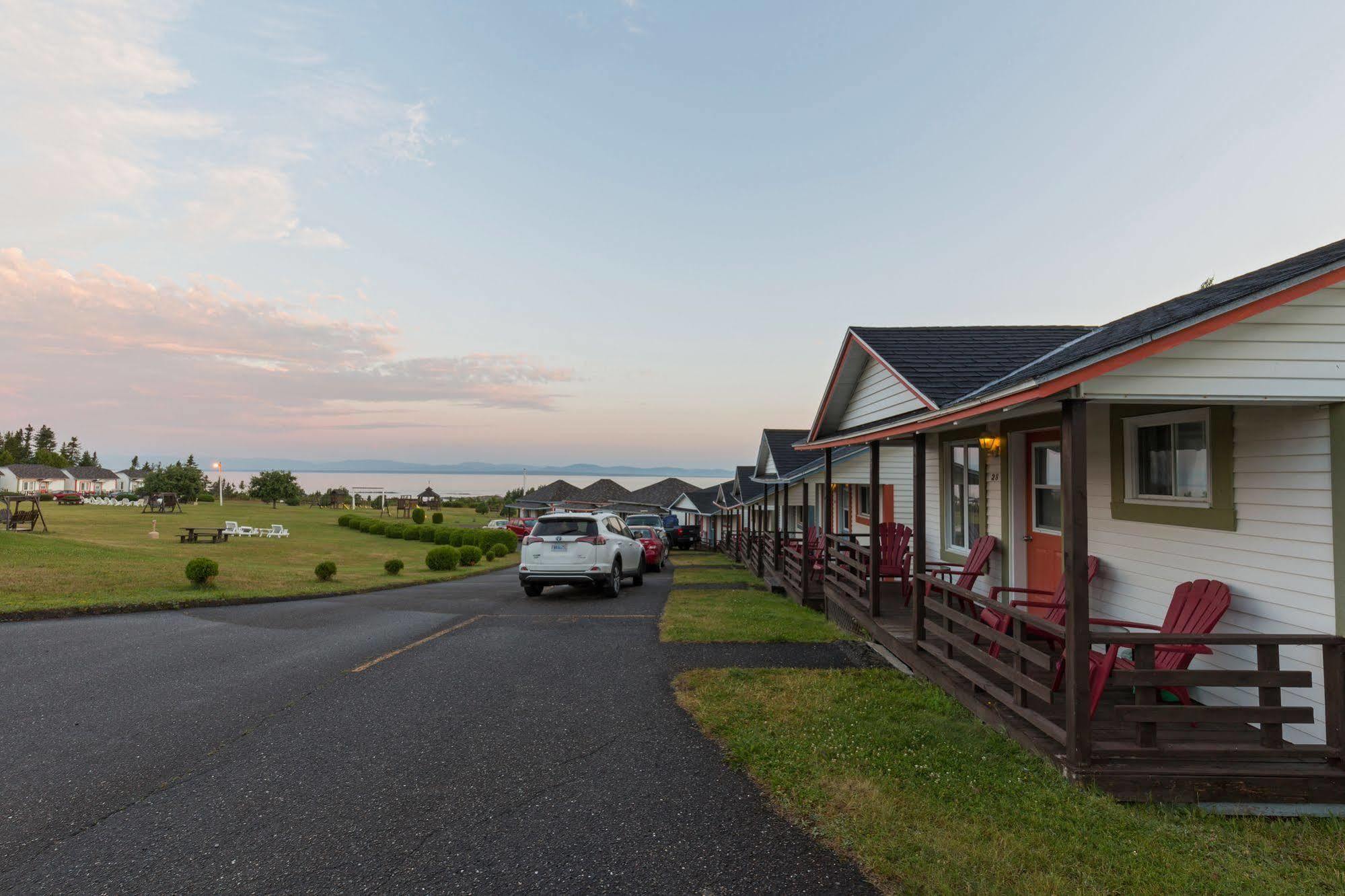 Motel Au Fleuve D'Argent Rivière-du-Loup Buitenkant foto