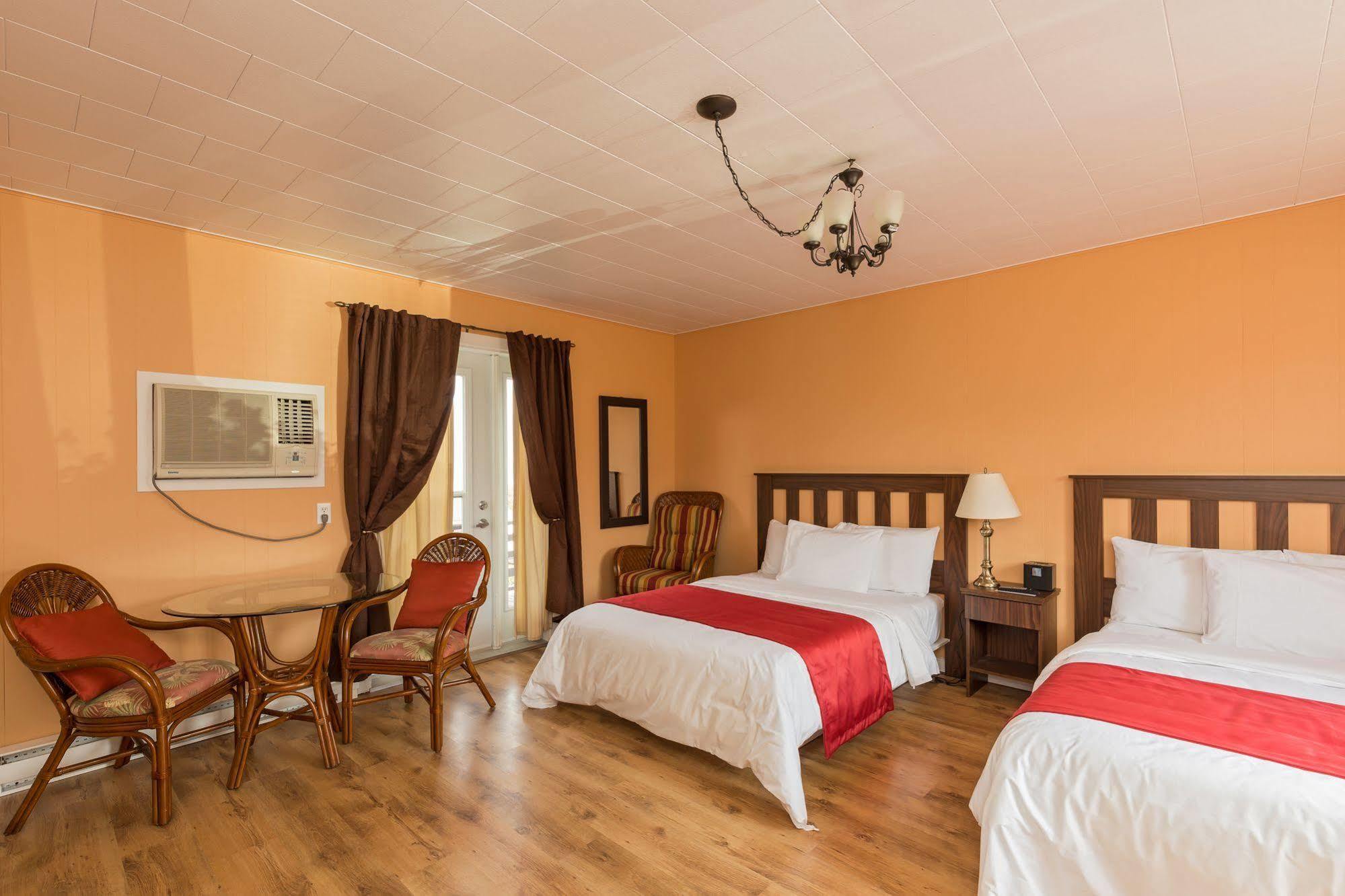 Motel Au Fleuve D'Argent Rivière-du-Loup Buitenkant foto