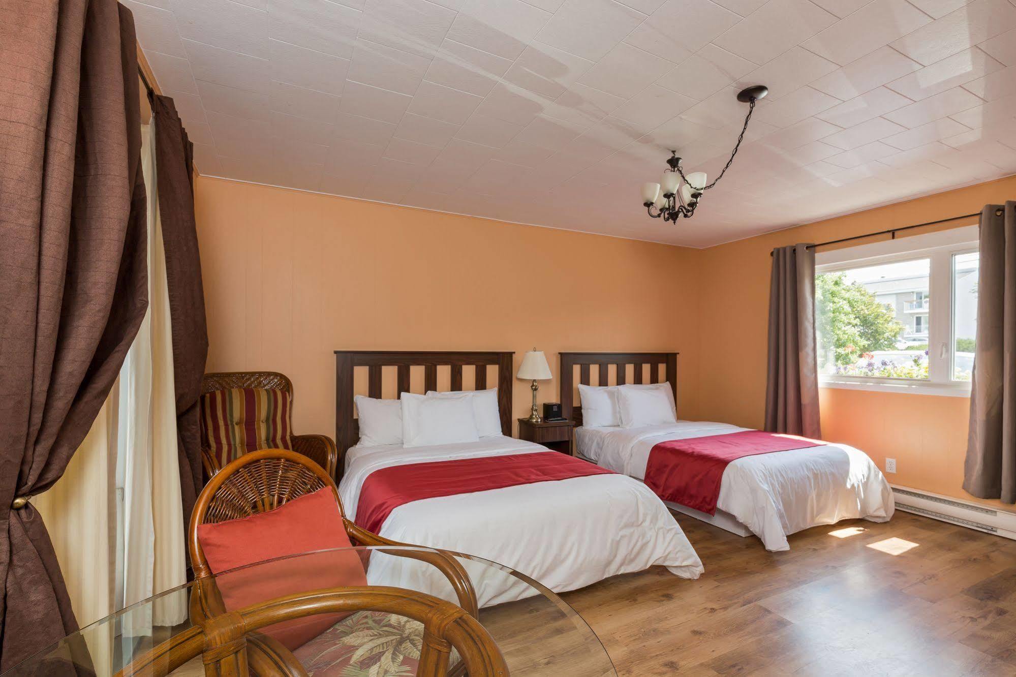 Motel Au Fleuve D'Argent Rivière-du-Loup Buitenkant foto