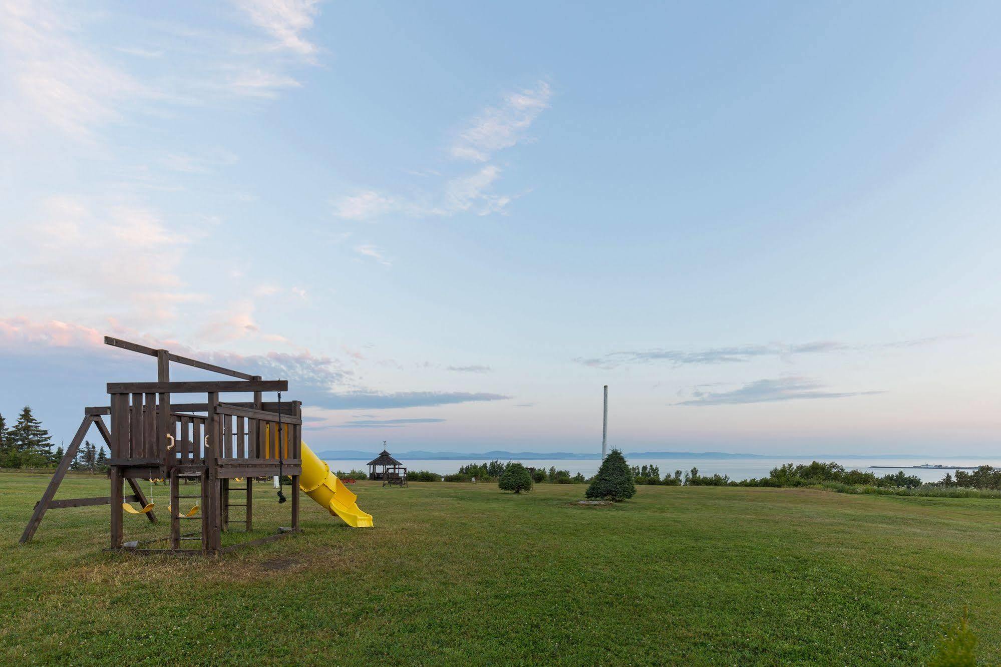 Motel Au Fleuve D'Argent Rivière-du-Loup Buitenkant foto