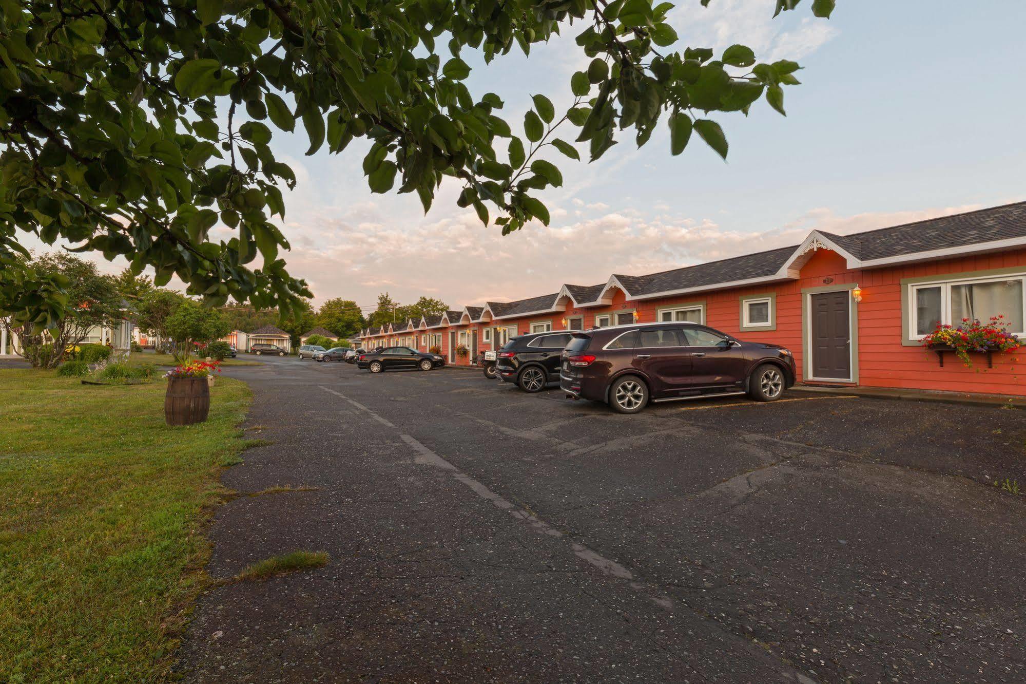 Motel Au Fleuve D'Argent Rivière-du-Loup Buitenkant foto