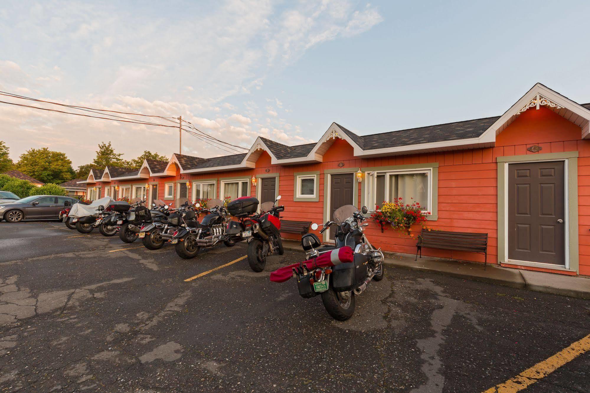 Motel Au Fleuve D'Argent Rivière-du-Loup Buitenkant foto