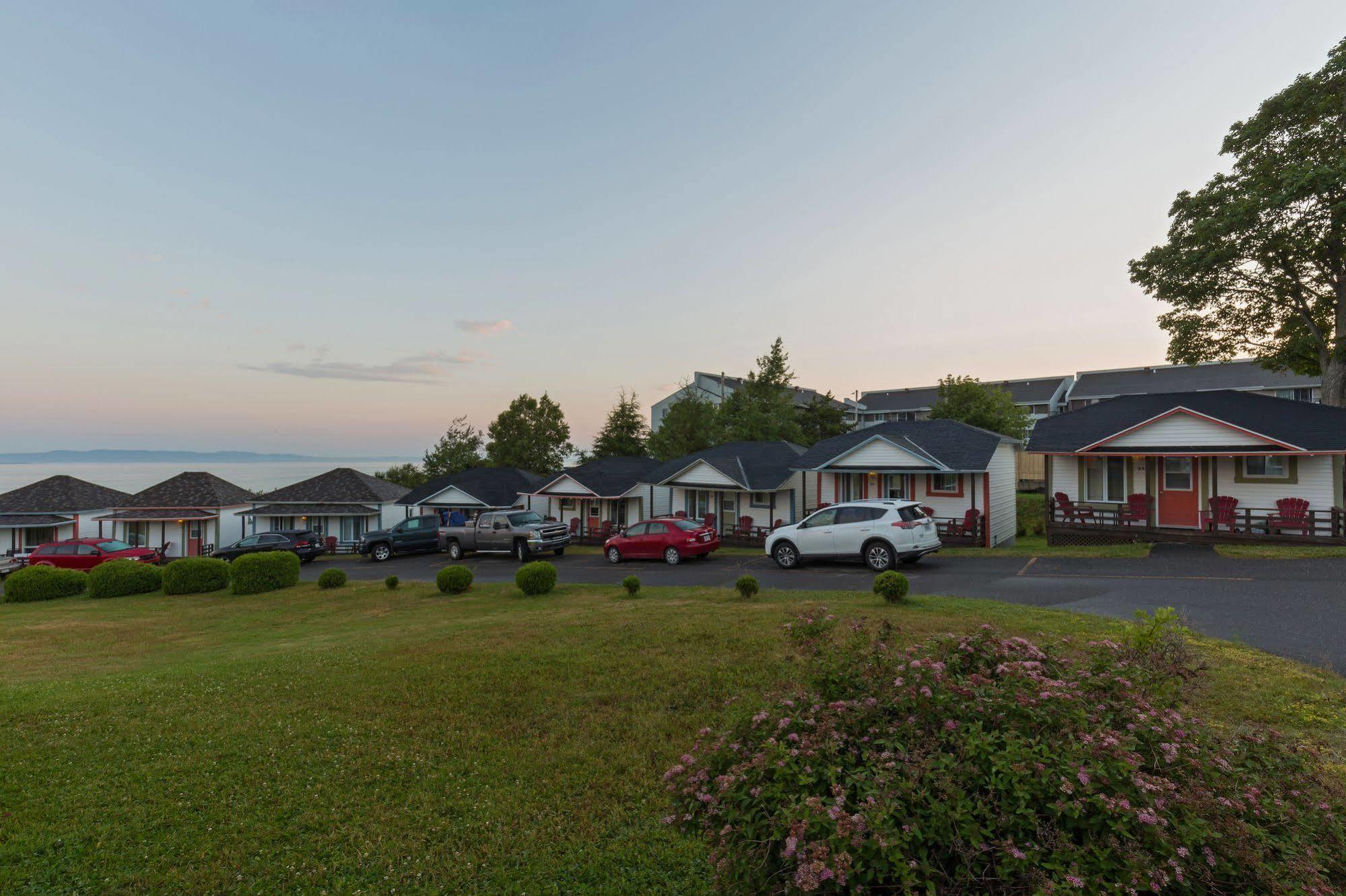 Motel Au Fleuve D'Argent Rivière-du-Loup Buitenkant foto