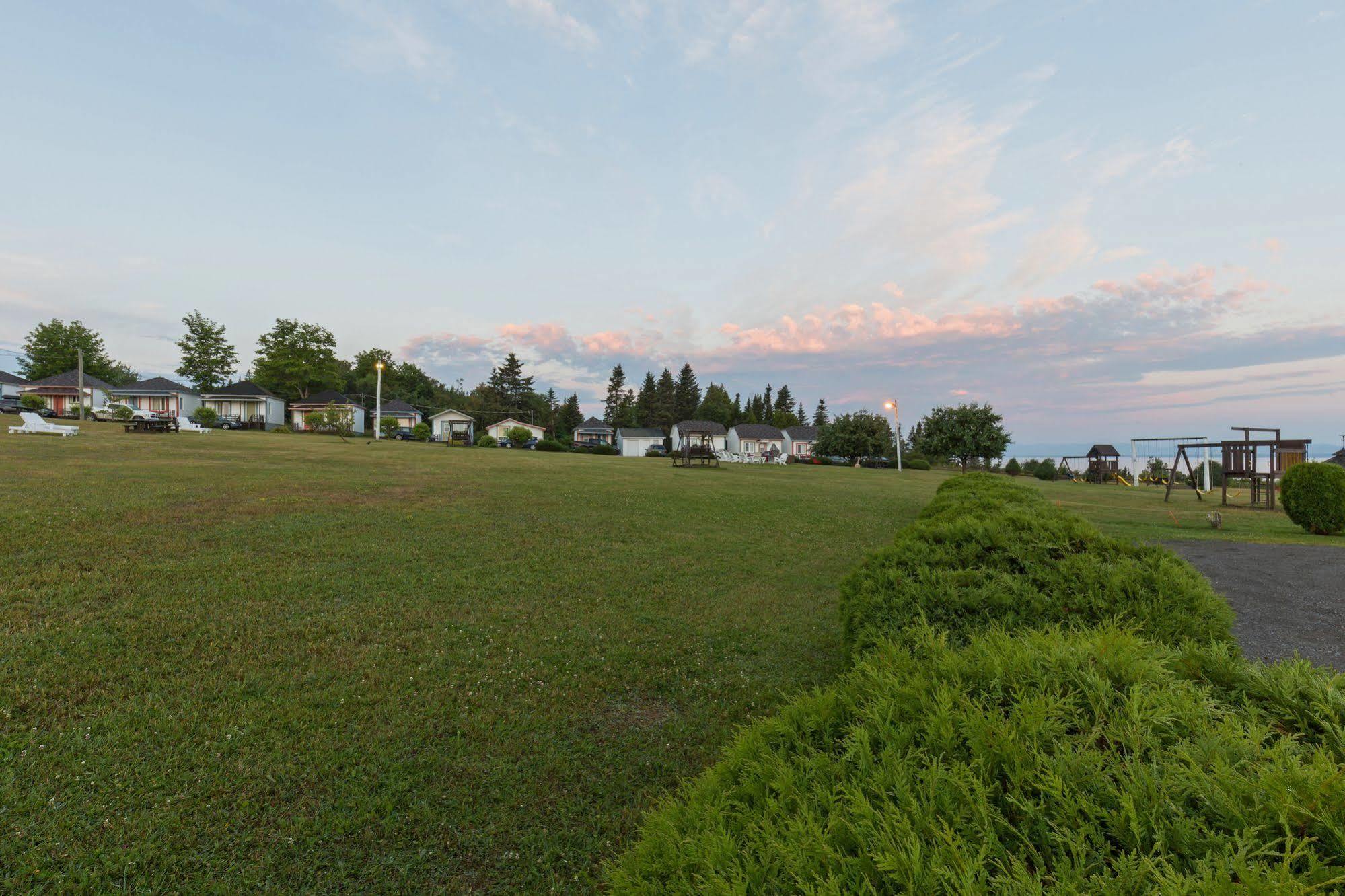 Motel Au Fleuve D'Argent Rivière-du-Loup Buitenkant foto